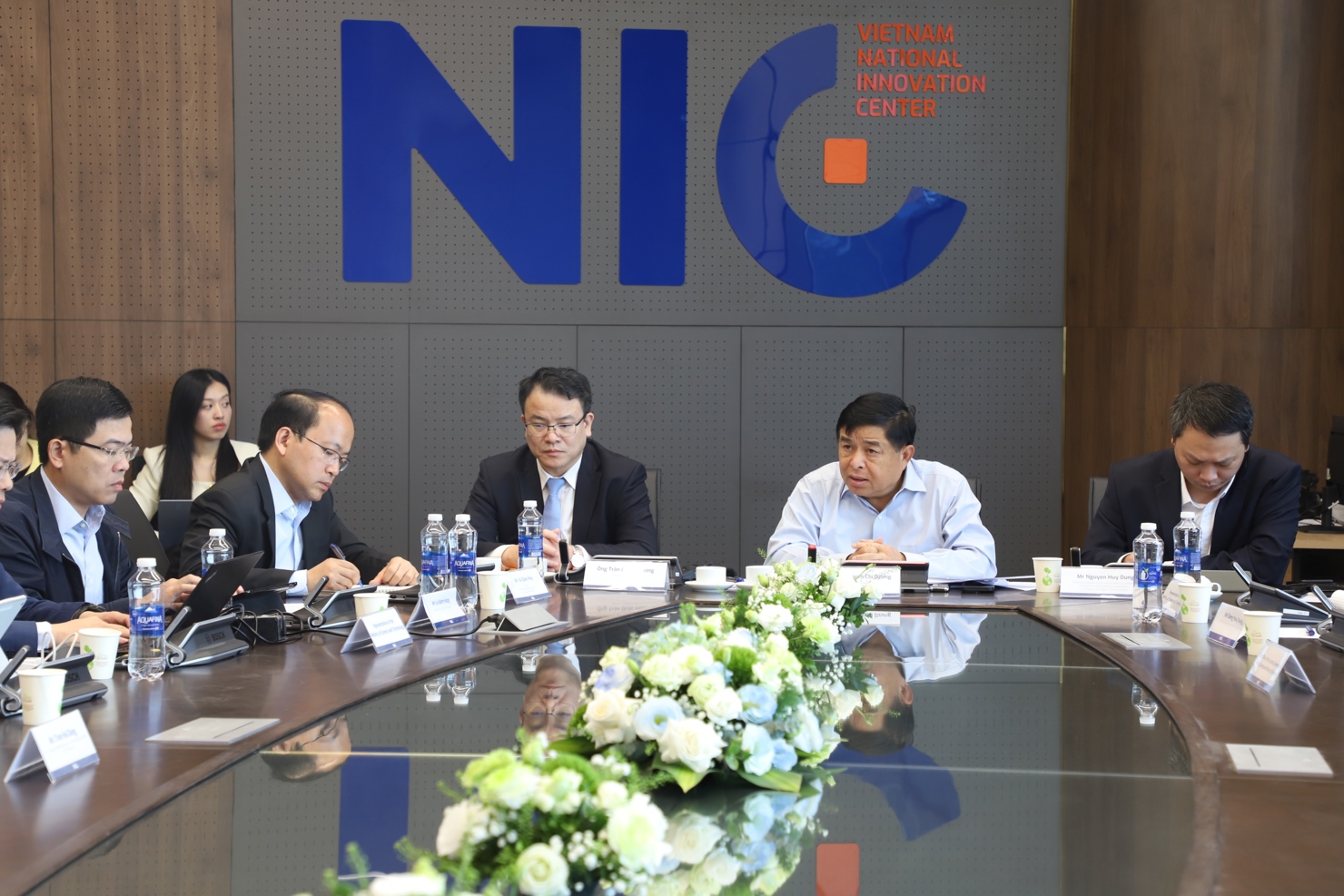 Toàn cảnh buổi làm việc.