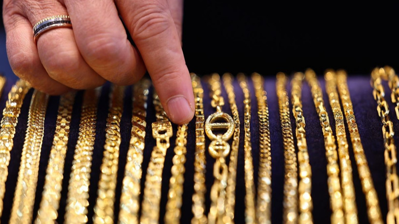 Kỳ vọng Fed hạ lãi suất vẫn đang tiếp sức cho giá vàng