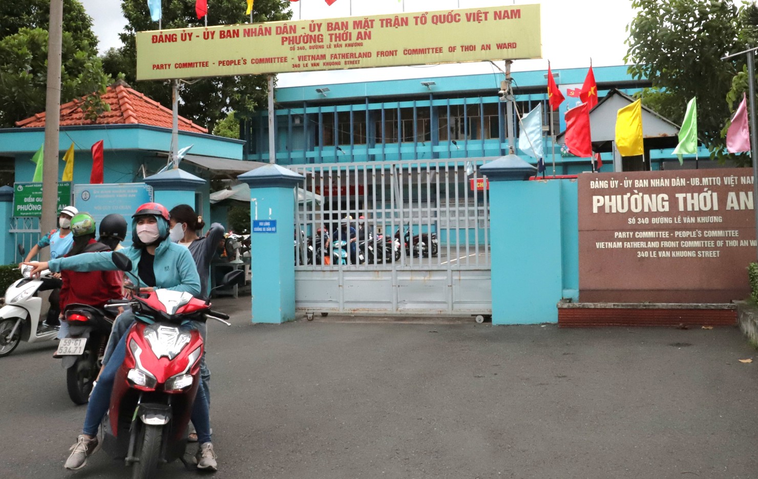 Người dân phường Thới An sau sáp nhập được hỗ trợ 100% BHYT. Ảnh: Phạm Thọ