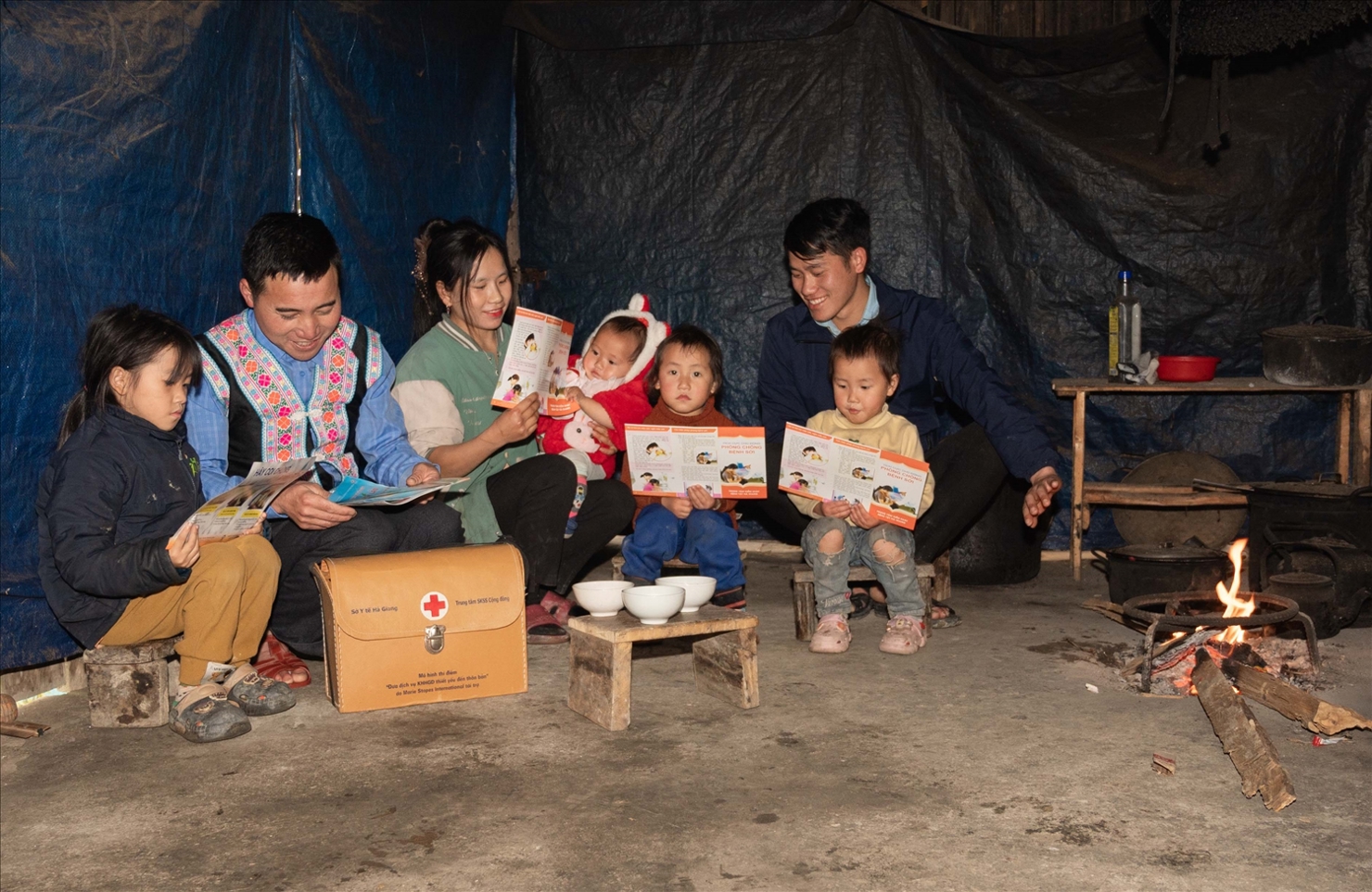 Chất lượng dân số và bảo vệ sức khỏe bà mẹ, trẻ em tại các vùng khó khăn được quan tâm.