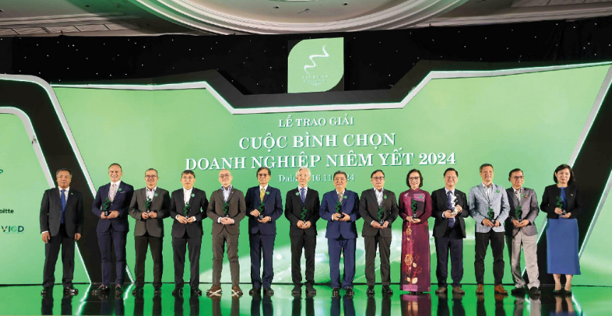 Các thành viên tham gia chấm giải VLCA 2024.